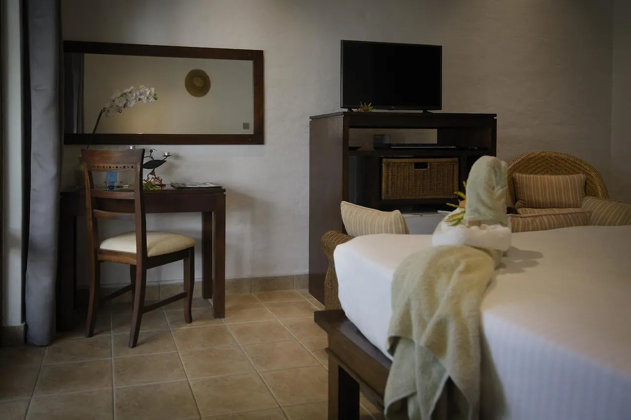 Auberge Chez Plume Anse Boileau 4*,