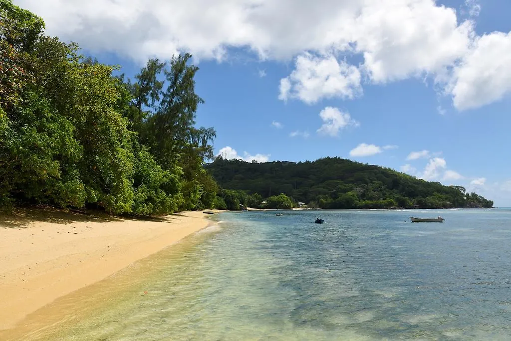 Auberge D'Anse Boileau & Restaurant Chez Plume