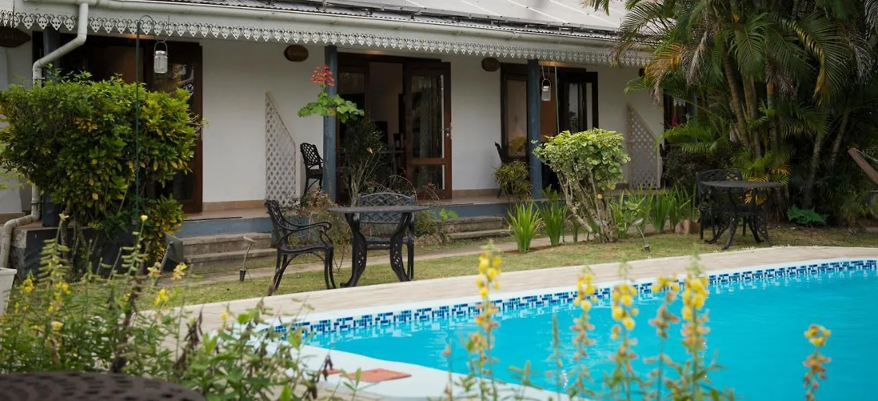 Auberge D'Anse Boileau & Restaurant Chez Plume