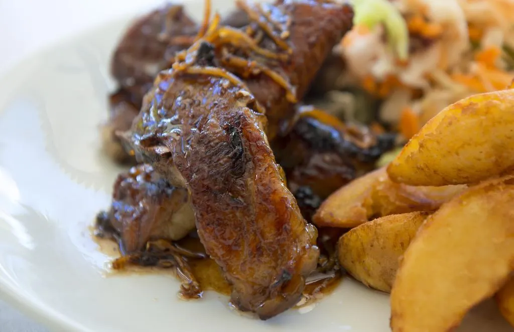 Auberge D'Anse Boileau & Restaurant Chez Plume